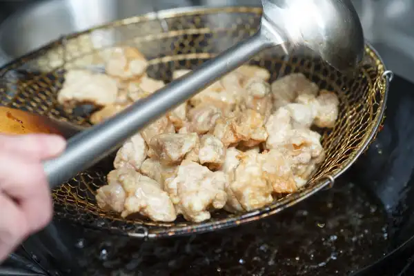 Szechuan Chicken Schritt 3 — Hähnchen anbraten